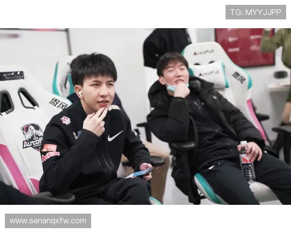 WE团队协作在世界大师赛中的精彩表现与战术分析